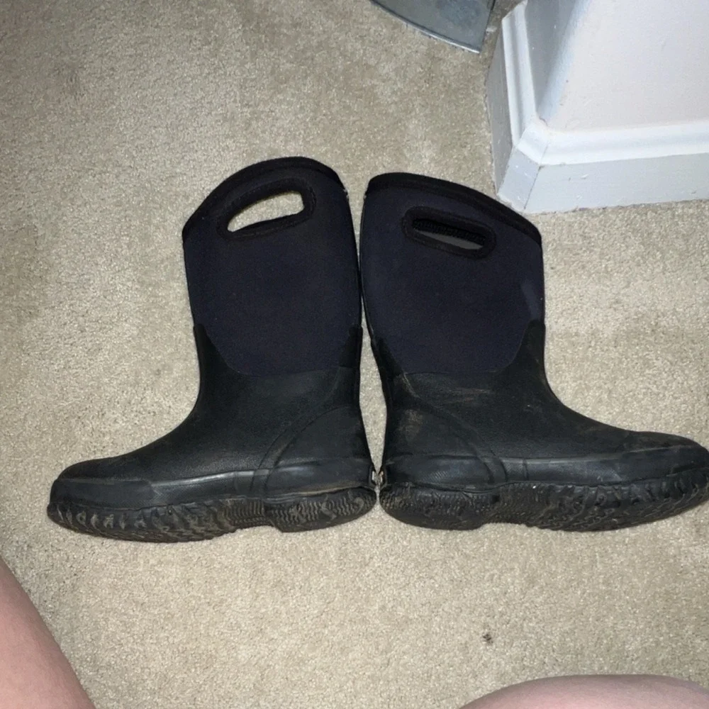 Bogs Classic High Youth Waterproof Insulated Rain Boots Black 52065-001 Size 1